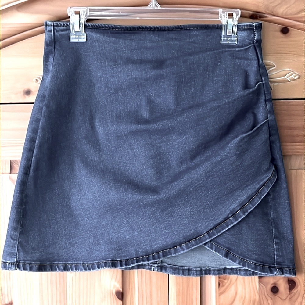 🌟HP🌟Tulip Hem Denim Mini Skirt